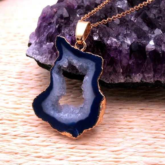 Natural Druzy Geode Stone Pendant Necklace~ Blue - Picture 4 of 4